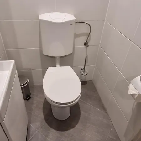 شقة Hos-cegledi Vendeghaz -oenallo Otthon, Mely Csak Az Oenoeke ميسكولك