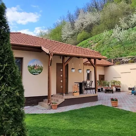 Hos-cegledi Vendeghaz -oenallo Otthon, Mely Csak Az Oenoeke Miskolc