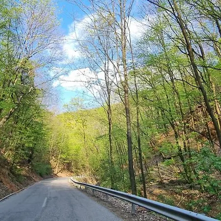 Hos-cegledi Vendeghaz -oenallo Otthon, Mely Csak Az Oenoeke * ميسكولك