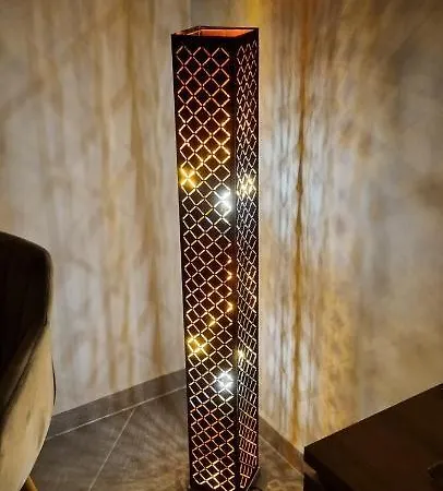 Hos-cegledi Vendeghaz -oenallo Otthon, Mely Csak Az Oenoeke * ميسكولك