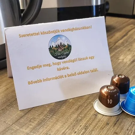 Hos-cegledi Vendeghaz -oenallo Otthon, Mely Csak Az Oenoeke *