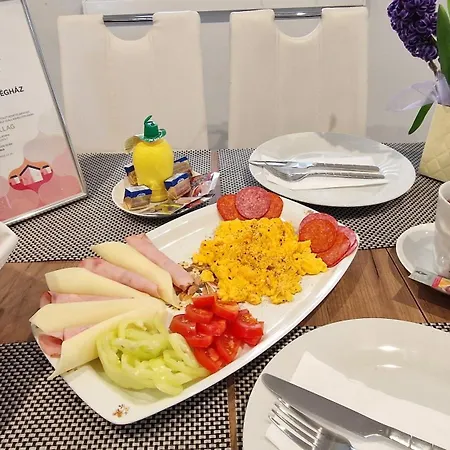 Hos-cegledi Vendeghaz -oenallo Otthon, Mely Csak Az Oenoeke