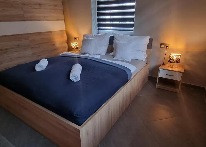 Hős-ceglédi -önálló Otthon, Mely Csak Az önöké Apartman